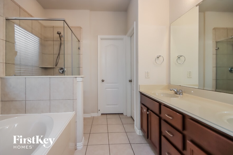 Building Photo - 21324 Kings Guild Ln