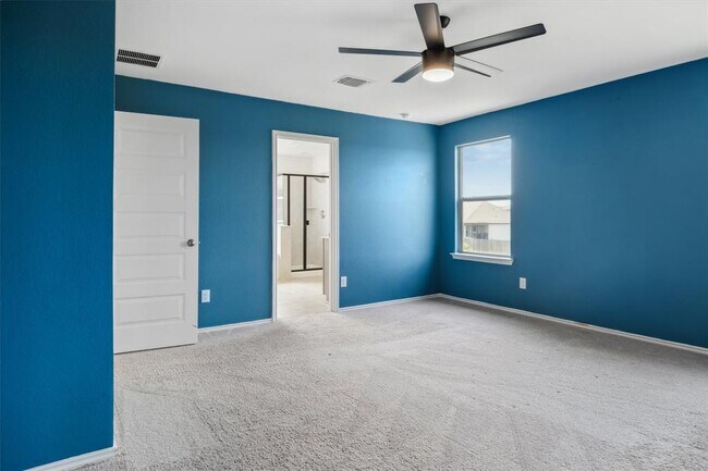 Building Photo - 925 Yellow Ribbon Trl