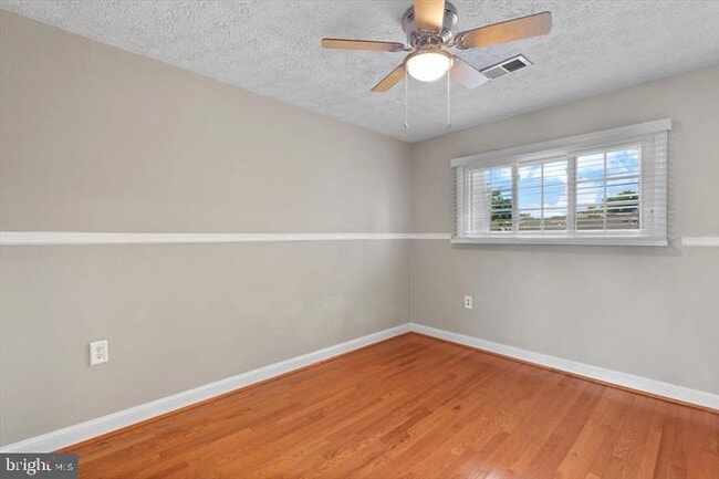 Building Photo - 138 S Virginia Ave