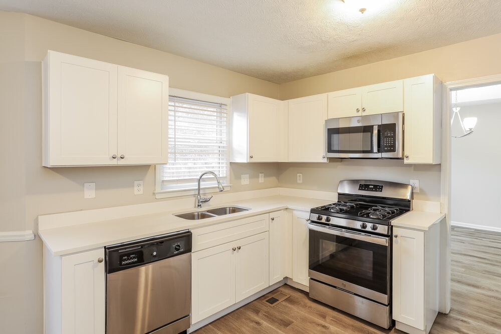 Building Photo - 9704 Squirrel Wood Run