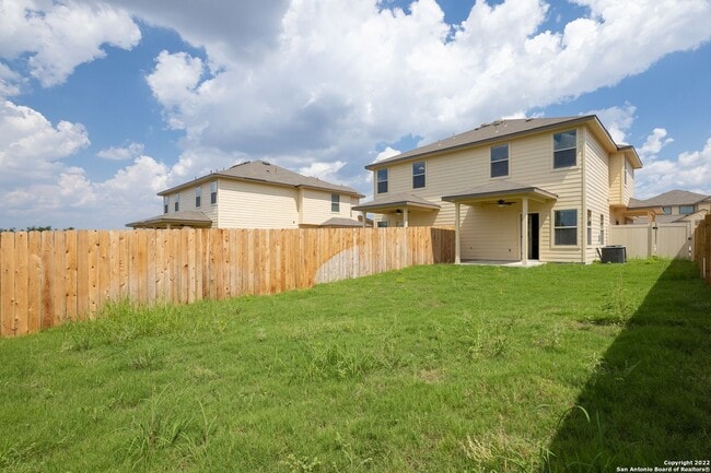 Building Photo - Luxury Duplex in Brook at Knox Ridge!