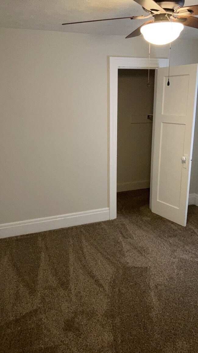 Building Photo - 908 Watervliet Ave