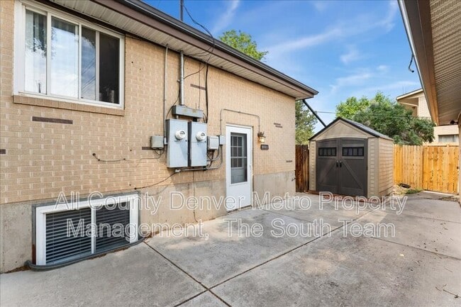 Building Photo - 9050 N Elm Ct