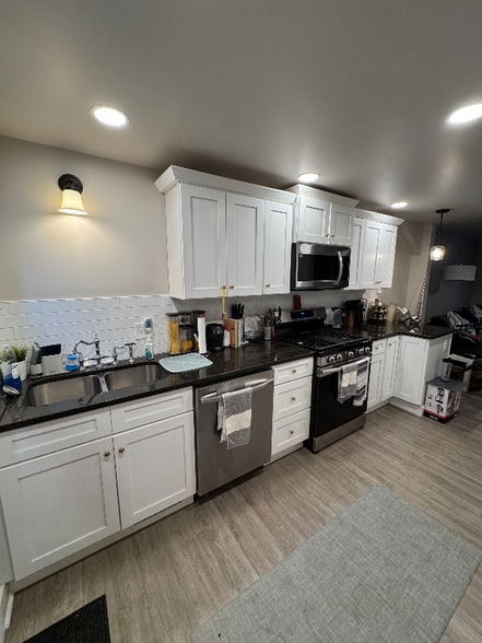 Primary Photo - 915 Union St