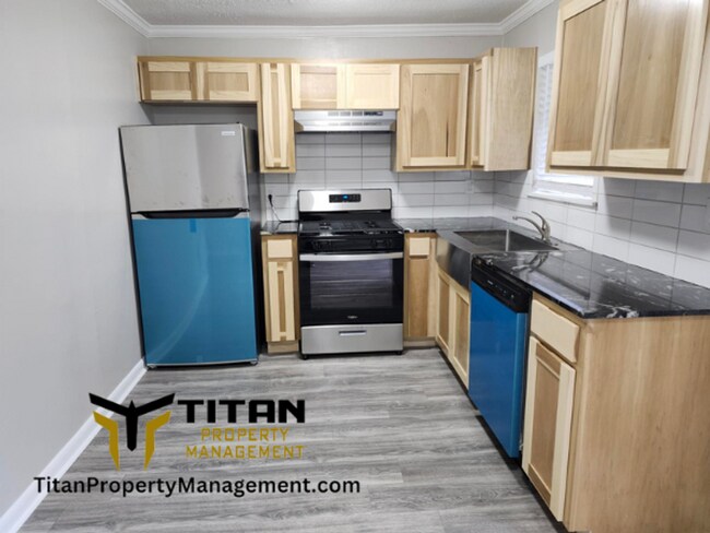Building Photo - 2 bed/1 bath Townhouse