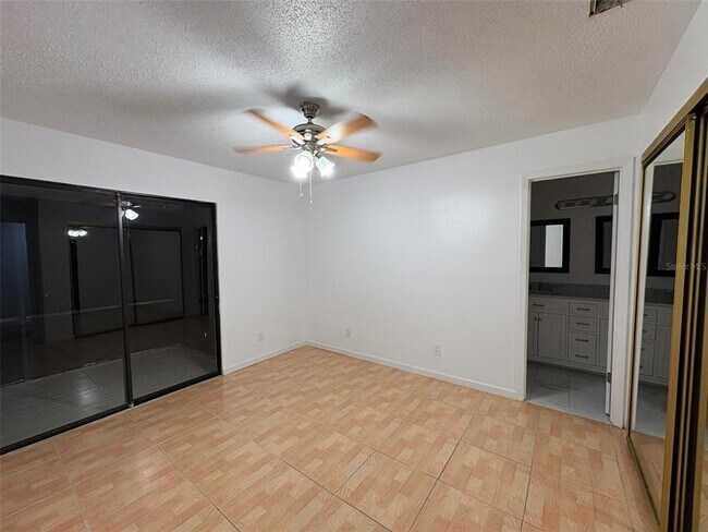 Building Photo - 1724 Foxhall Cir