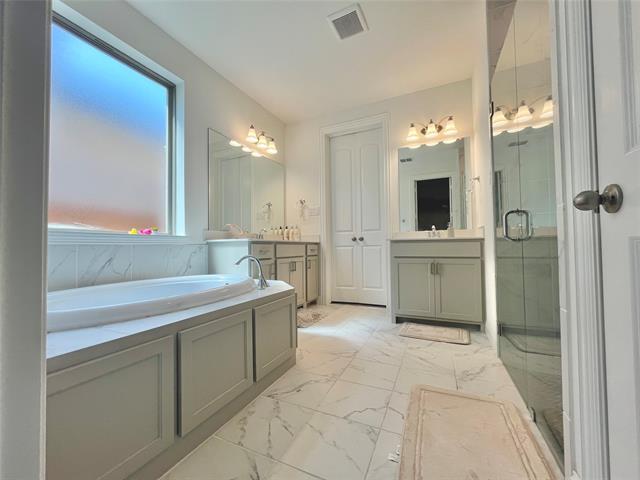 Building Photo - 3121 Casablanca St