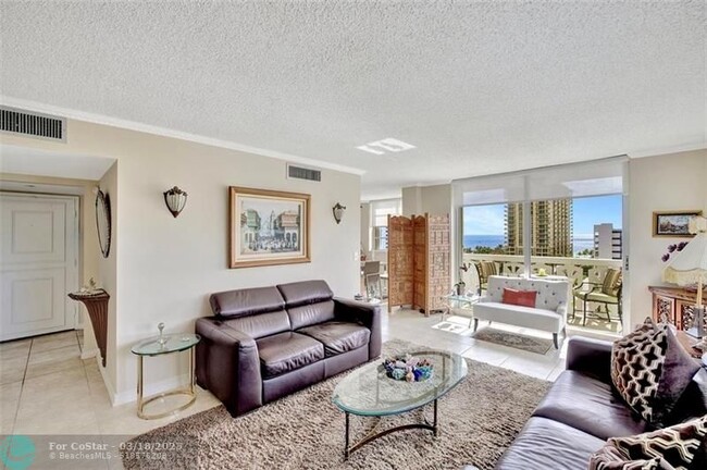 Building Photo - 3113 S Ocean Dr