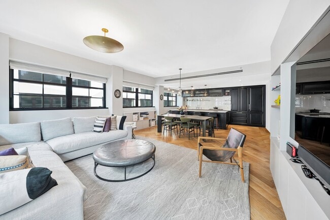 Building Photo - 51 Jay St