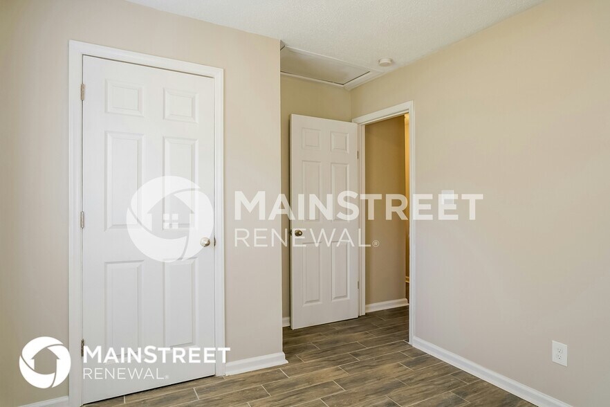 Building Photo - 4806 Tyne Dr