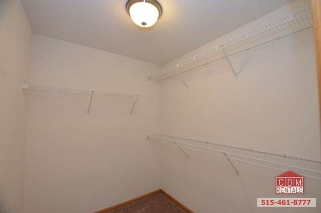 Building Photo - Open Layout Waukee Ranch