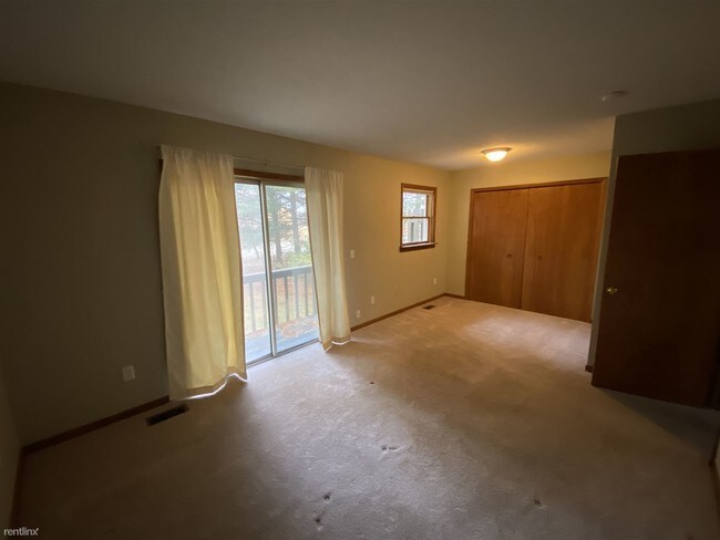 Building Photo - 2 br, 1 bath House - 2420 Textile Rd