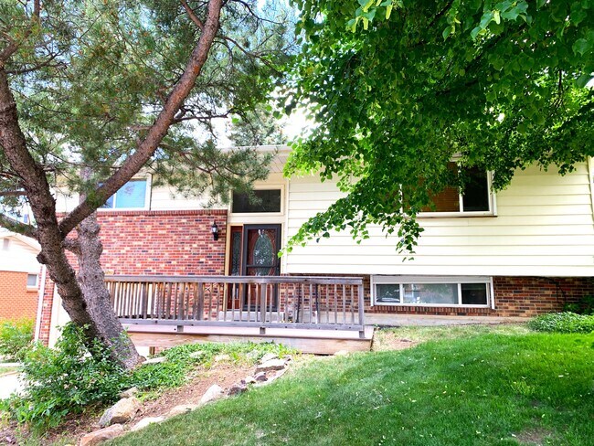 Building Photo - 631 Virginia St