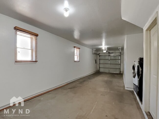 Building Photo - 4304 E Jasper Dr