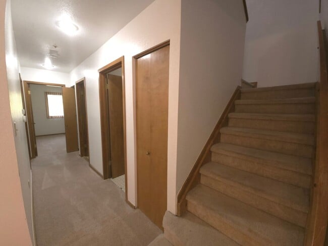 Building Photo - Secured Building with covered parking!