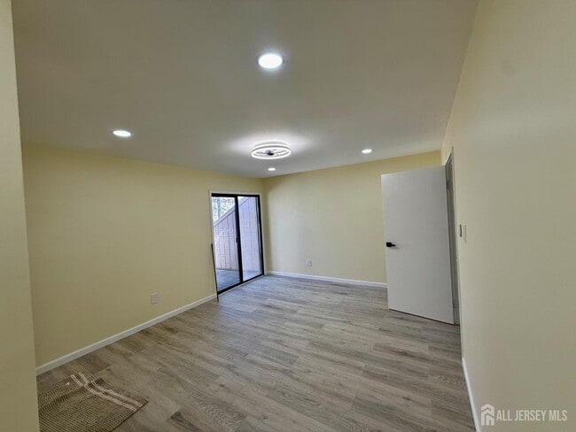 Building Photo - 1502 Bromley Estate