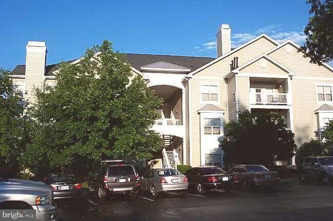 Building Photo - 1708 Lake Shore Crest Dr