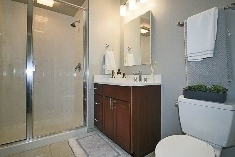 Building Photo - 387 E Ohio St