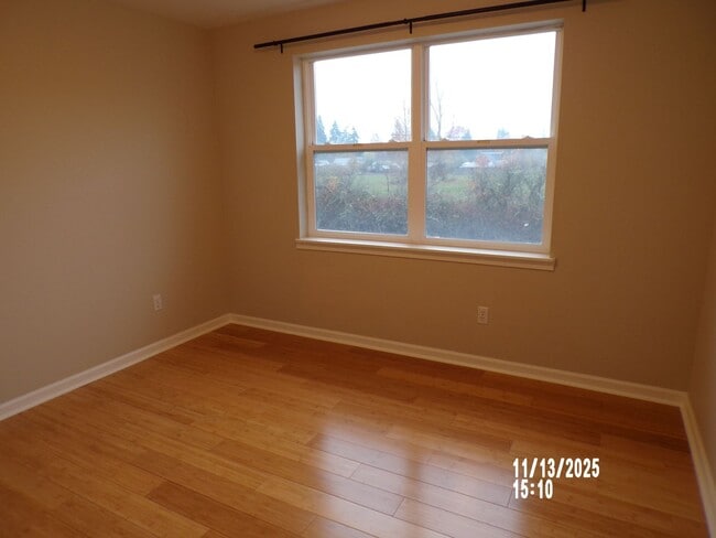 Building Photo - Charming house close to parks