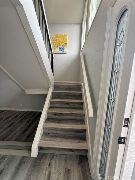 Building Photo - 408 N Flower St