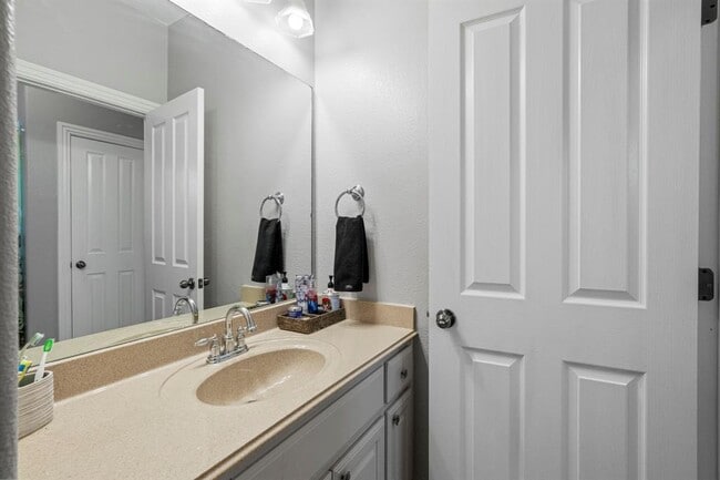 Building Photo - 3800 Turkey Path Bend