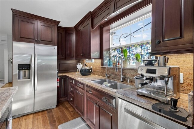 Building Photo - Beautiful & Spacious South Torrance Home