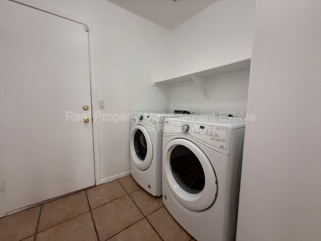 Building Photo - 11915 W Rosewood Dr