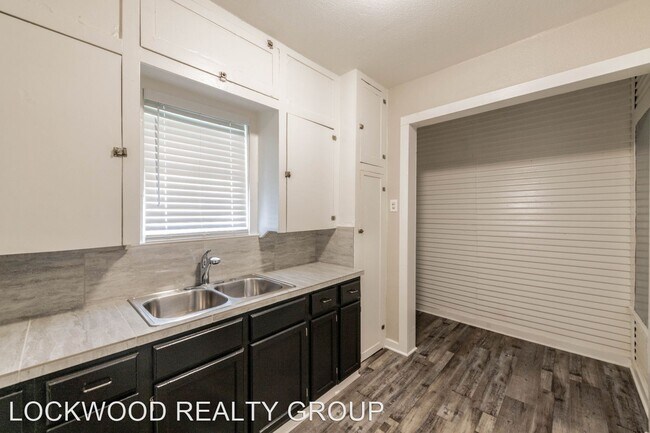 Building Photo - 1 br, 1 bath House - 820 W HILDEBRAND