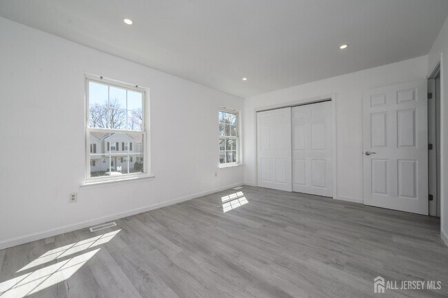 Building Photo - 805 Darlington Dr