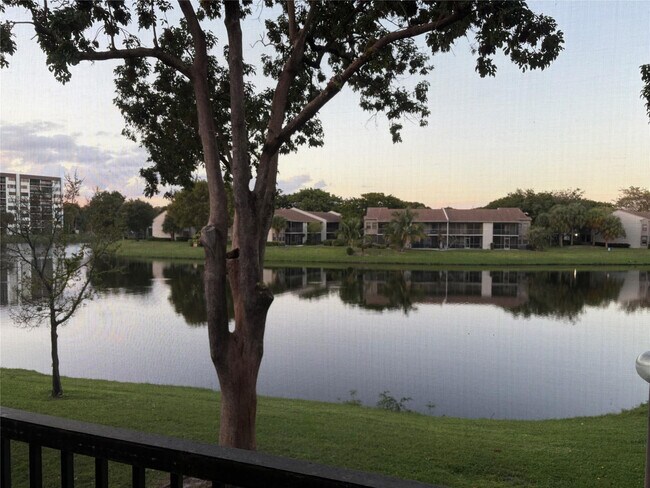 Building Photo - 2035 SW 15th St