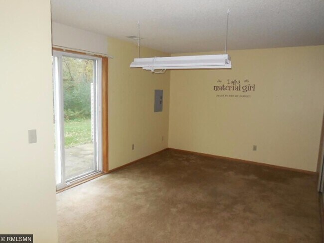 Building Photo - Townhome Coon Rapids