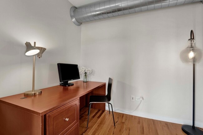 Building Photo - 1150 W 15th St