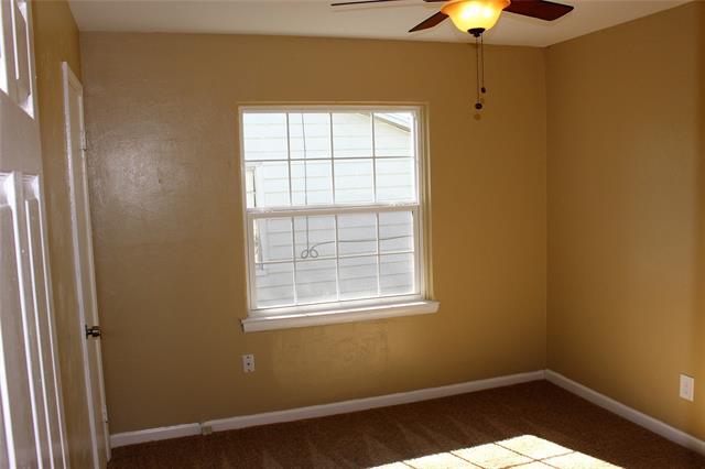 Building Photo - 12028 Hoblitzelle Dr