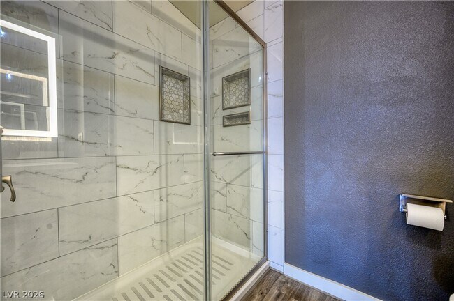 Building Photo - 5581 Wheatfield Dr