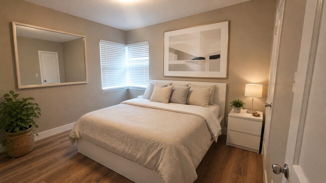 Building Photo - 1 Bed 1 Bath Main Level (no neighbors above or below) Apartment within Walking Distance to Whole ...
