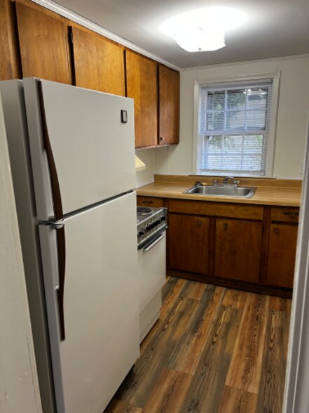 Building Photo - 113 N Charles St