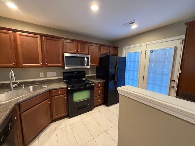 Building Photo - 853 Jarman Dr