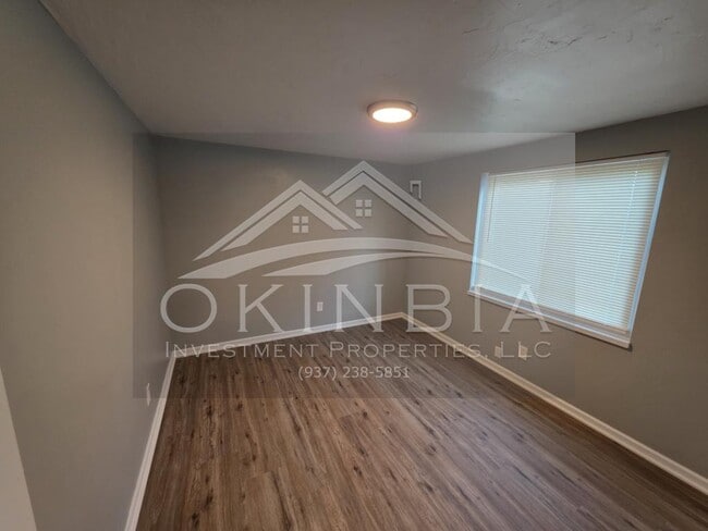 Building Photo - 2540 Catalpa Dr.