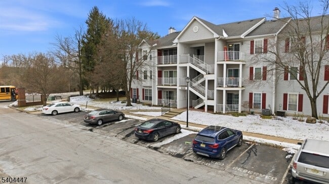 Building Photo - 12 Kingston Run