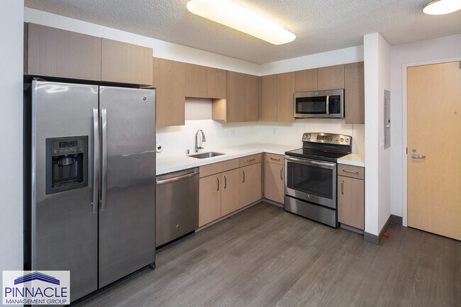 Building Photo - 7000 Hawaii Kai Dr