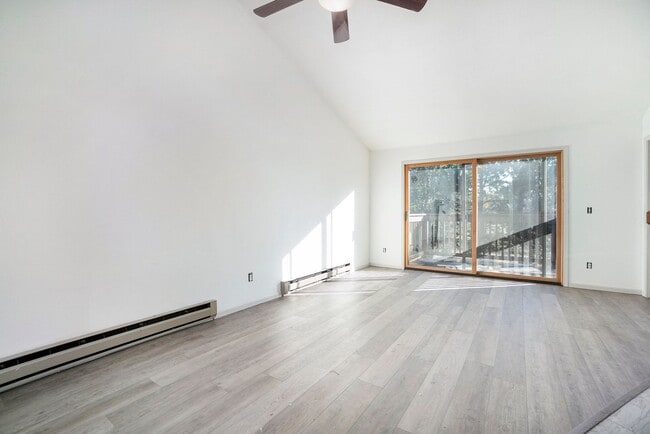 Building Photo - Spacious 2BR/1BA Condo in Central Fort Collins – Available Now!