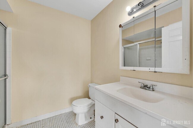 Building Photo - 275 Alpine Way