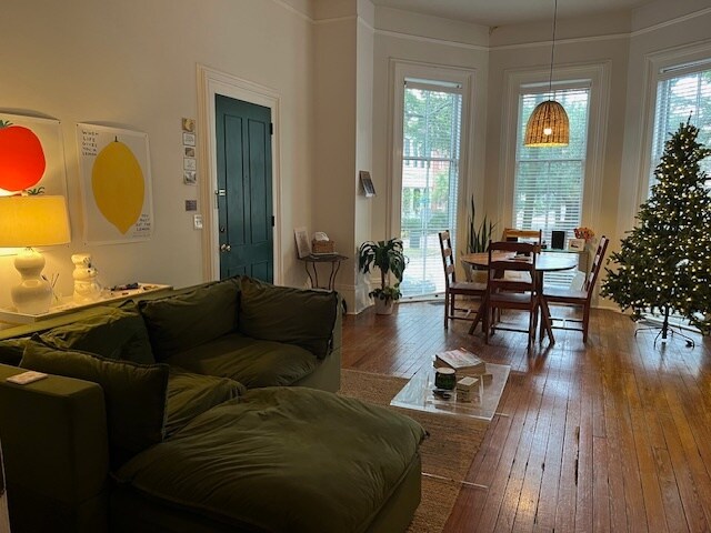 Building Photo - 215 W Gwinnett St