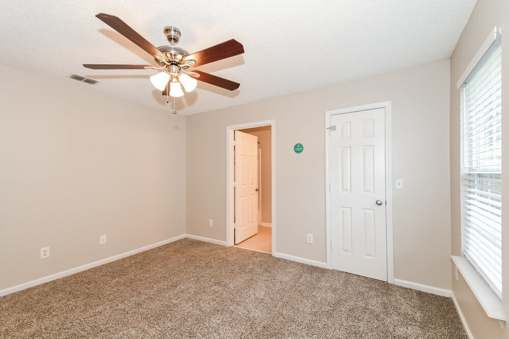 Building Photo - 479 Moby Dick Dr N