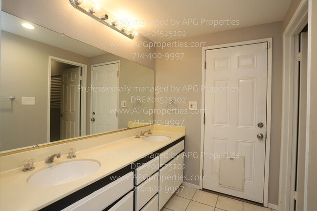 Building Photo - 9321 Chapman Ave