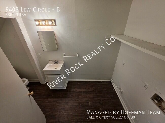 Building Photo - 9408 Lew Cir