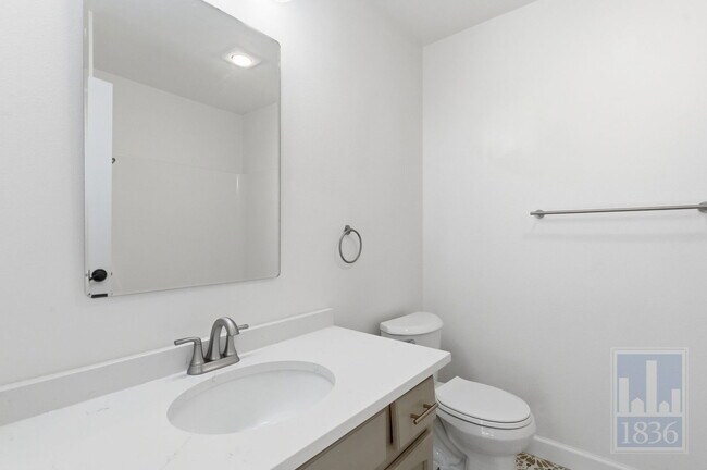 Building Photo - 2009 Sandberg Dr