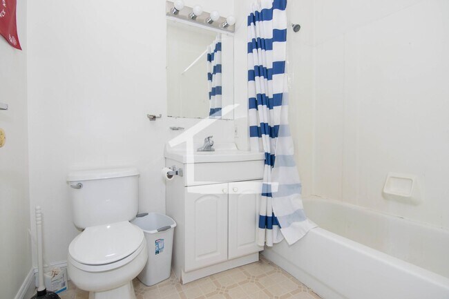 Building Photo - 1800 Sq Ft. Pet Friendly Duplex w 2 Parking Spots perfect location!  Secured Basement w Laundry &...