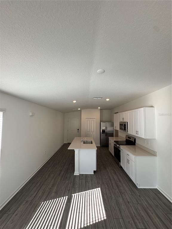 Building Photo - 3080 NE 38th Ln