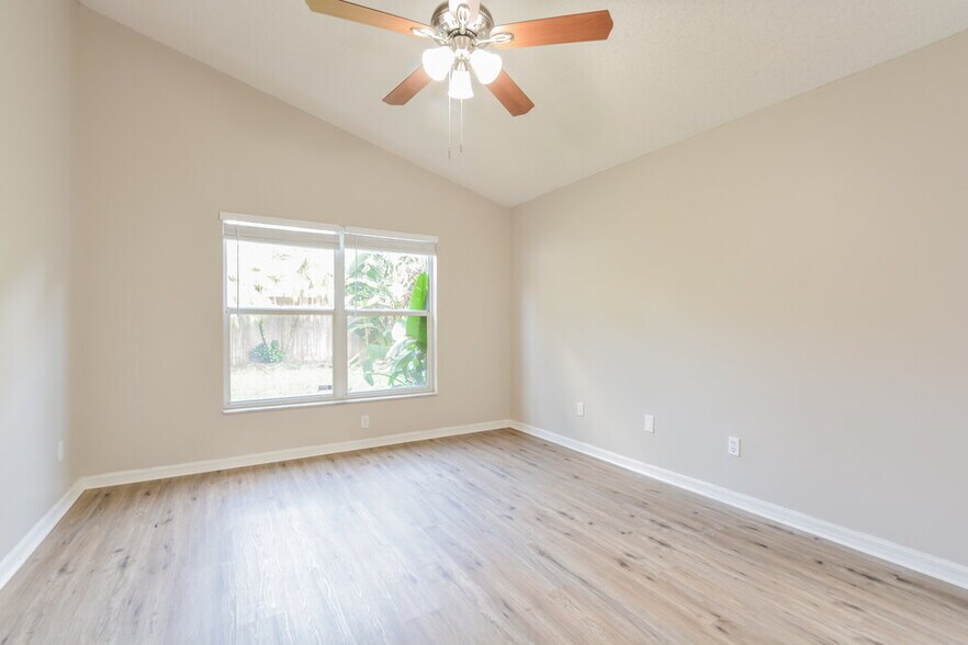 Building Photo - 8059 Birman St